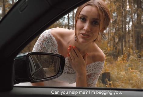 Сбежавшая русская невеста отблагодарила симпатичного водителя за оказанную услугу